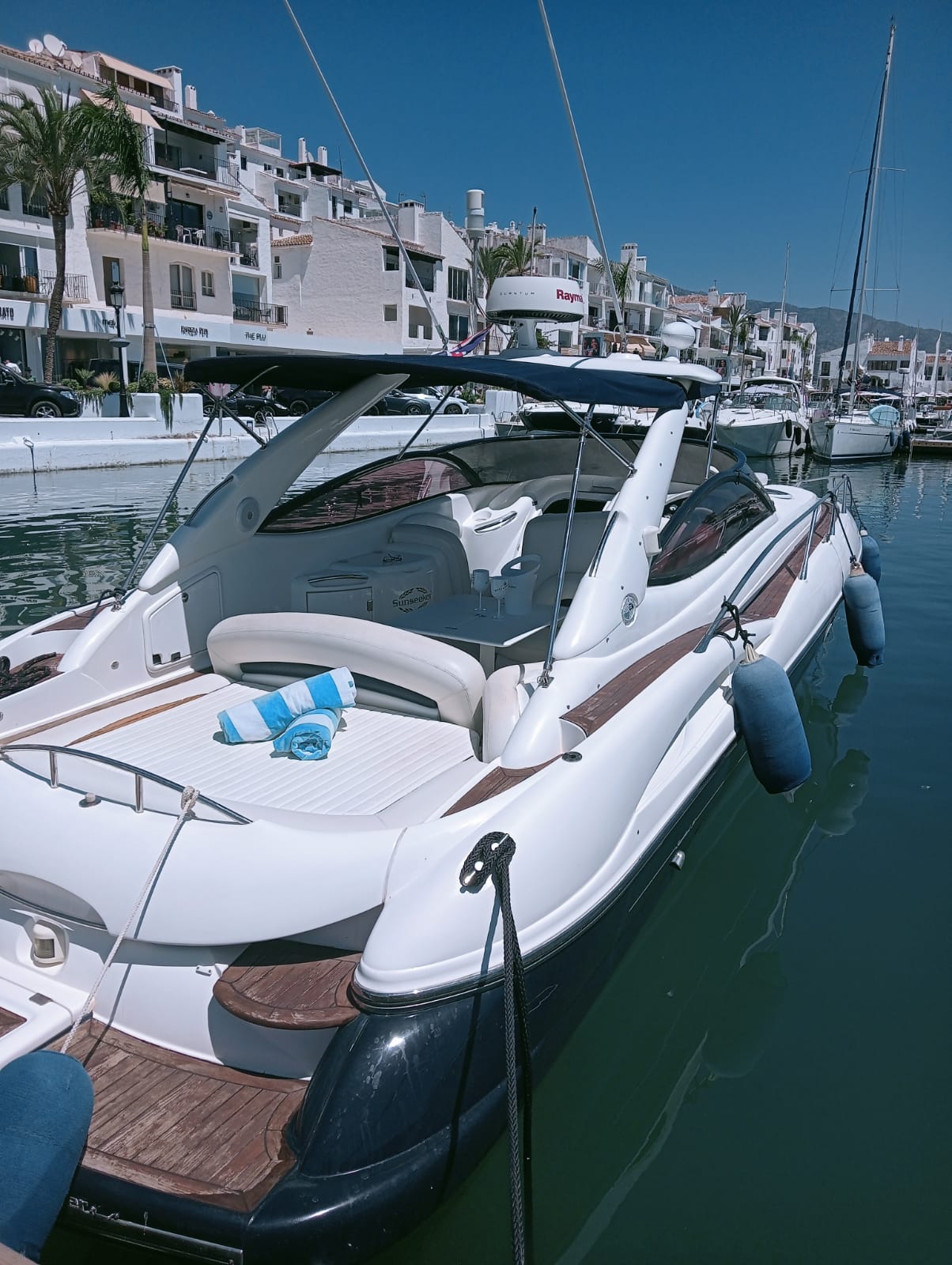 SUNSEEKER SUPERHAWK 34